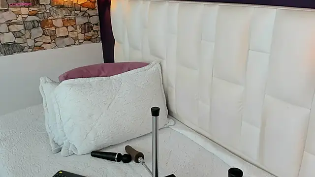 Snapshot of Abbyadams chatting on November 24, 3:17 am Abbyadams online show from November 24, 3:17 am