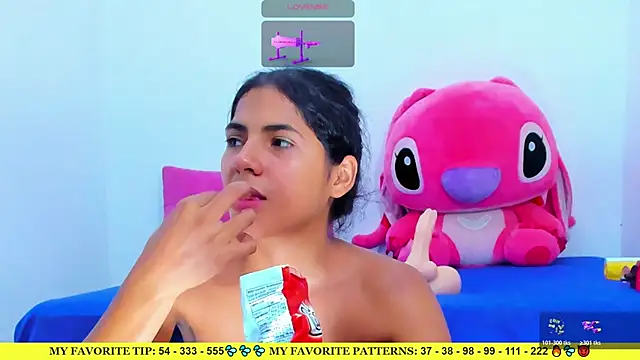 Snapshot of AriannaLewiis chatting on May 19, 1:56 am AriannaLewiis online show from May 19, 1:56 am
