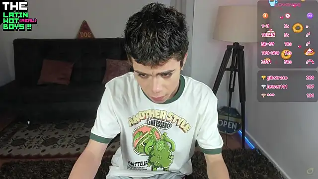 Snapshot of MyLatinHotBoys chatting on December 16, 8:37 pm MyLatinHotBoys online show from December 16, 8:37 pm