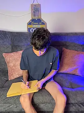 Snapshot of MyLatinHotBoys chatting on January 23, 2:12 am MyLatinHotBoys online show from January 23, 2:12 am