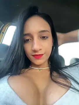 Snapshot of UrNewFantasy chatting on February 15, 3:39 pm UrNewFantasy online show from February 15, 3:39 pm