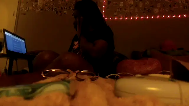 EbonyFetishQueen online show from September 11, 1:00 pm