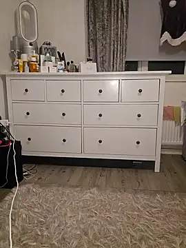 Britishbella online show from December 31, 6:24 pm