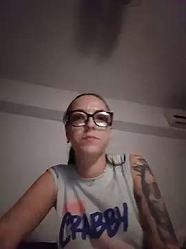 Snapshot of IzabelllNoir chatting on May 13, 7:22 pm IzabelllNoir online show from May 13, 7:22 pm