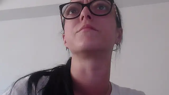 Snapshot of IzabelllNoir chatting on May 30, 12:02 pm IzabelllNoir online show from May 30, 12:02 pm