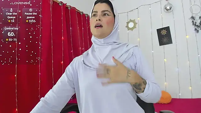 AishaAmin  online show from January 17, 12:21 pm