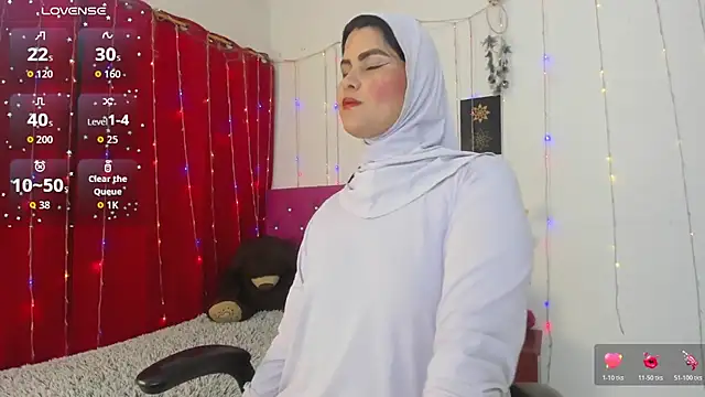 AishaAmin  online show from April 23, 12:15 pm