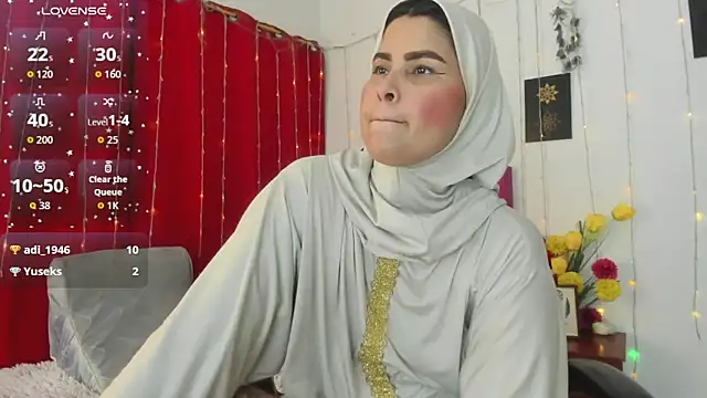Snapshot of AishaAmin_ chatting on May 11, 4:04 pm AishaAmin online show from May 11, 4:04 pm