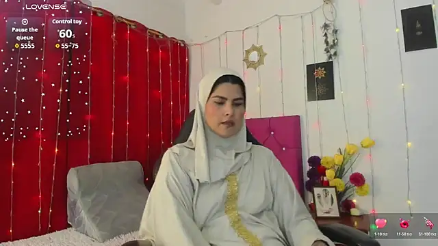 Snapshot of AishaAmin_ chatting on May 14, 12:12 pm AishaAmin online show from May 14, 12:12 pm