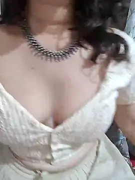 Brown Maxi online show from December 1, 8:31 pm