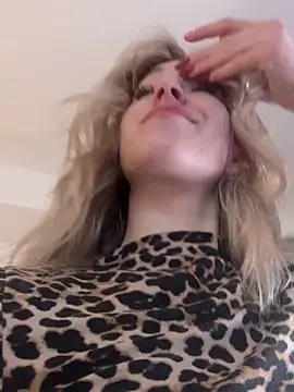 SerenaBennet online show from November 18, 7:57 am