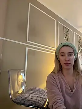 SerenaBennet online show from February 10, 12:42 pm