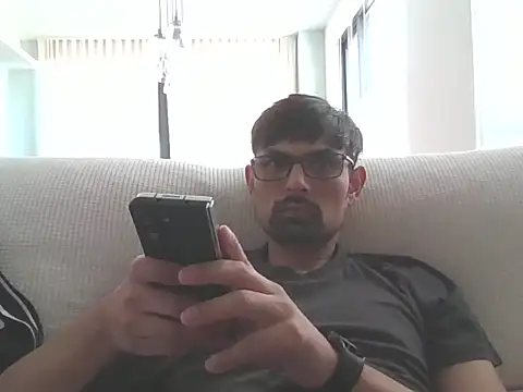 spence204011 online show from January 5, 8:10 pm