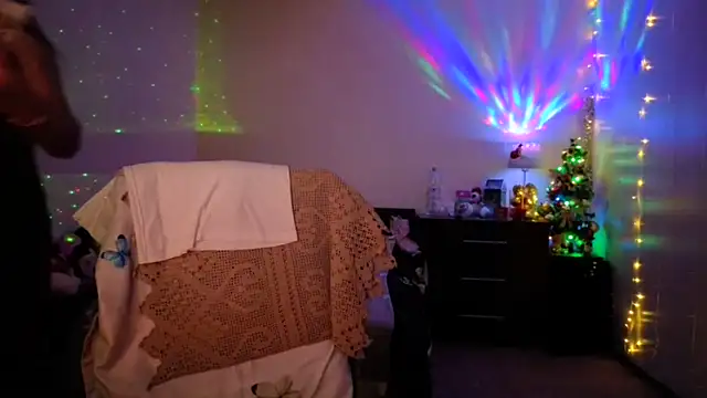 YourDreamLoverr online show from December 17, 12:27 am