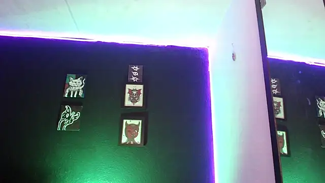 Snapshot of niakat_ chatting on December 4, 4:38 pm niakat  online show from December 4, 4:38 pm