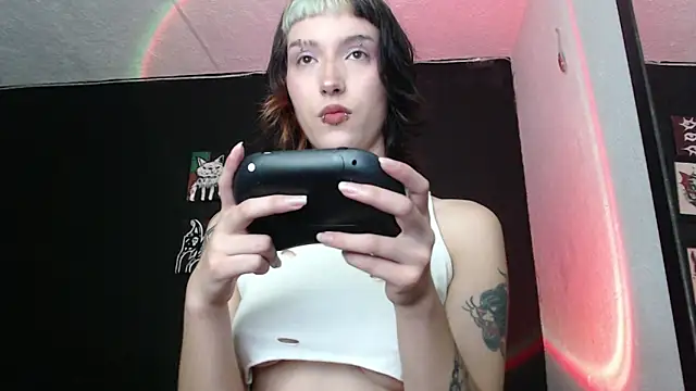 Snapshot of niakat_ chatting on January 3, 12:00 am niakat  online show from January 3, 12:00 am