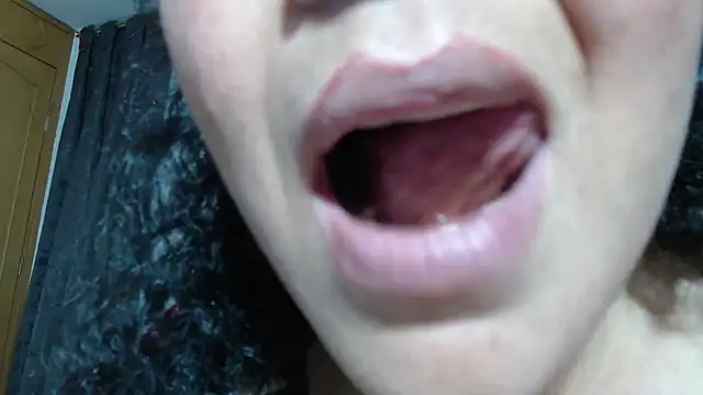 Sharickleon11 online show from February 4, 2:28 am