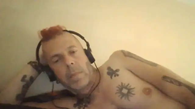 SHARPSkinhead online show from July 12, 9:06 pm