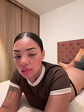 Snapshot of Sara_LipsX chatting on July 18, 1:21 am Sara LipsX online show from July 18, 1:21 am