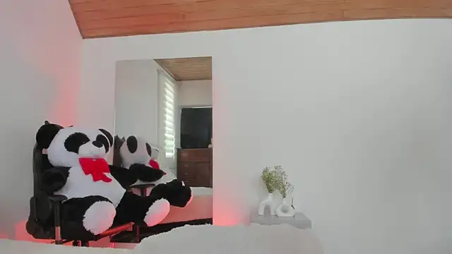 AtheneaRossi online show from January 20, 7:46 pm