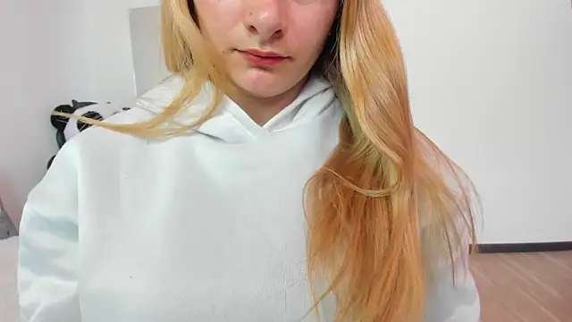 AtheneaRossi online show from March 13, 2:55 pm