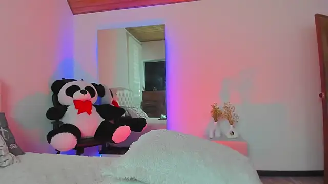 AtheneaRossi online show from March 21, 10:39 pm