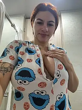 Snapshot of AtheneaRossi chatting on July 16, 12:33 pm AtheneaRossi online show from July 16, 12:33 pm