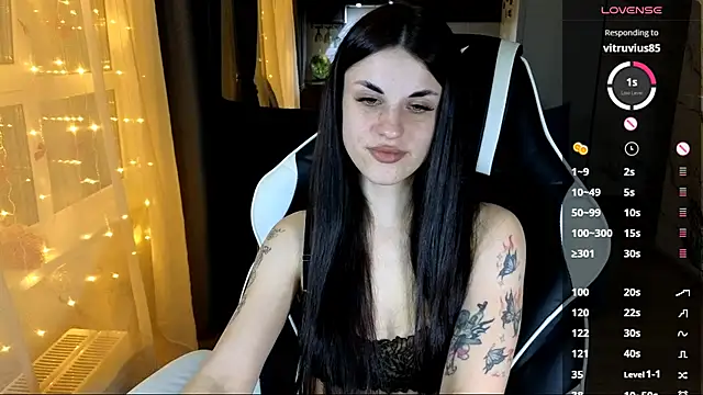 Mary   Moore online show from November 23, 1:00 pm