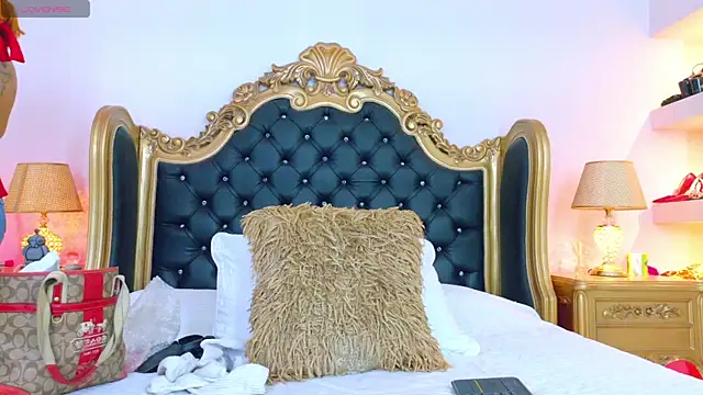 AdelinaVans online show from July 8, 11:48 am