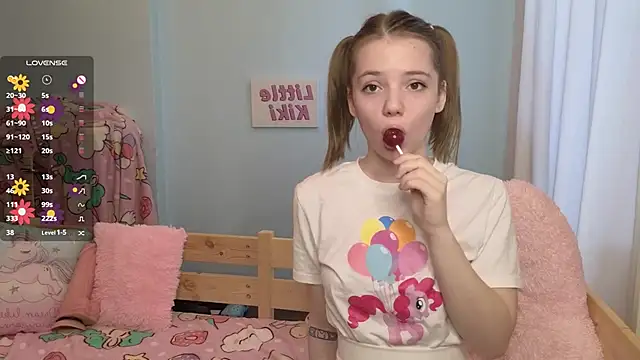 Snapshot of PrincessLittleKiki chatting on October 9, 7:06 am PrincessLittleKiki online show from October 9, 7:06 am