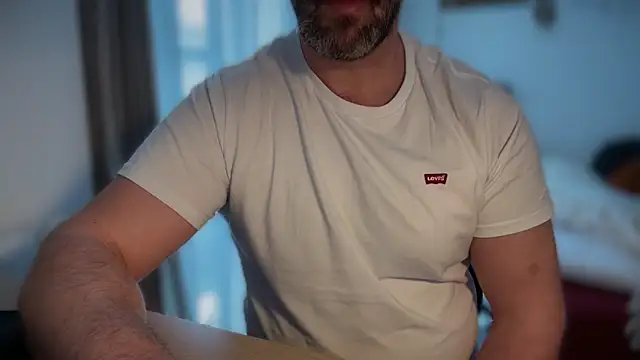 Snapshot of Mr_Beef chatting on January 11, 1:27 pm Mr Beef online show from January 11, 1:27 pm