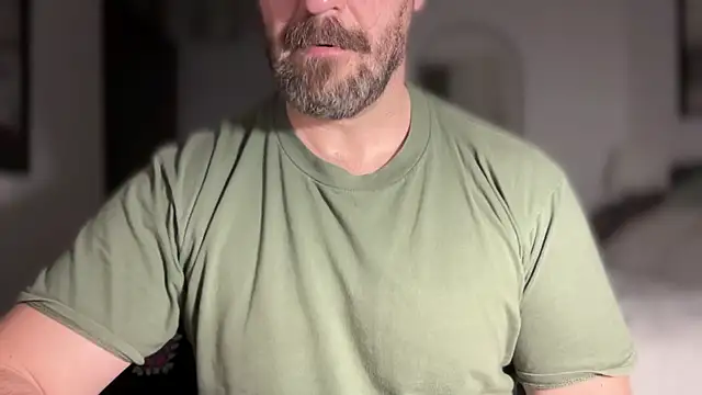 Snapshot of Mr_Beef chatting on February 10, 10:14 pm Mr Beef online show from February 10, 10:14 pm