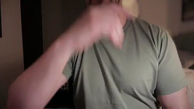 Snapshot of Mr_Beef chatting on March 4, 10:38 pm Mr Beef online show from March 4, 10:38 pm