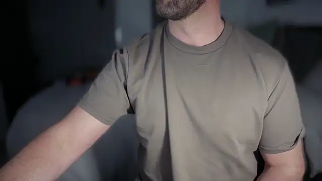 Snapshot of Mr_Beef chatting on March 14, 6:24 pm Mr Beef online show from March 14, 6:24 pm