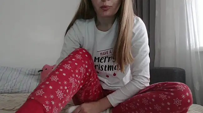 Snapshot of _JustmeHere_ chatting on December 26, 8:39 am JustmeHere online show from December 26, 8:39 am