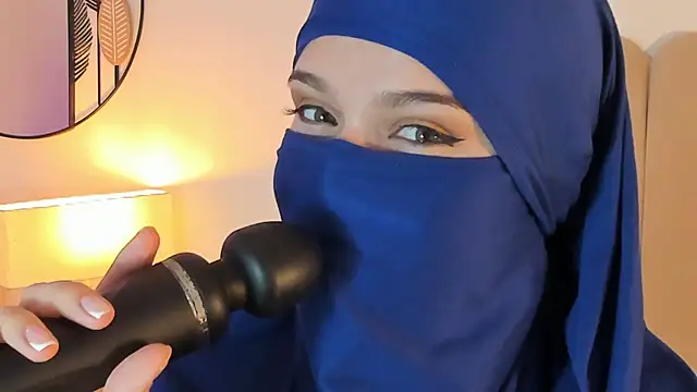 anna-henao online show from January 13, 1:06 pm