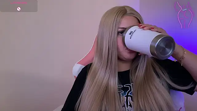 SweetPaige  online show from February 14, 7:33 pm