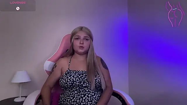 SweetPaige  online show from February 28, 8:28 pm