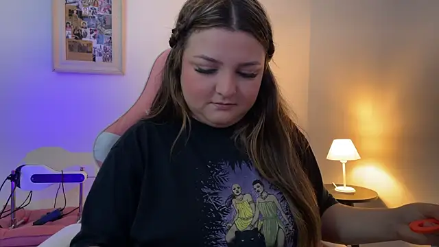 SweetPaige  online show from December 22, 2:03 pm