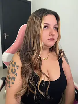Snapshot of SweetPaige_ chatting on June 1, 11:45 am SweetPaige online show from June 1, 11:45 am