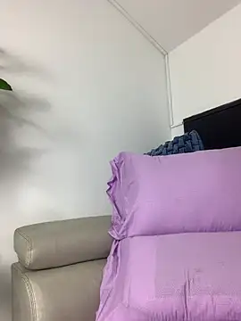 Snapshot of jamilaross chatting on February 8, 6:01 am jamilaross online show from February 8, 6:01 am