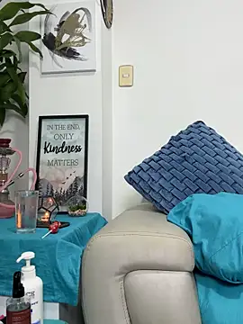 Snapshot of jamilaross chatting on February 12, 4:44 am jamilaross online show from February 12, 4:44 am