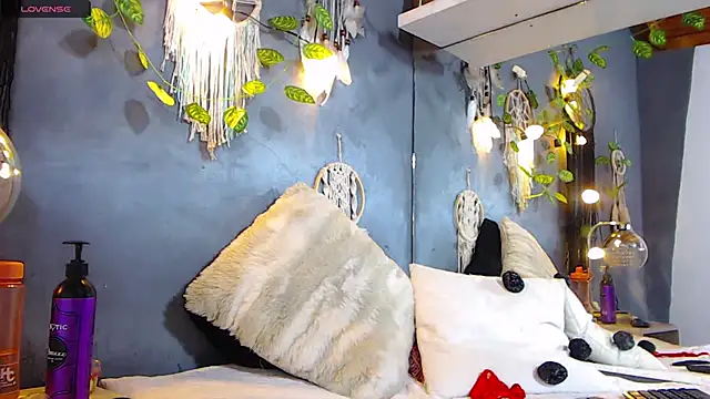 ItsVenuss online show from December 17, 10:32 pm