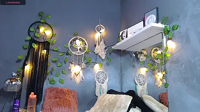 ItsVenuss online show from March 13, 9:59 pm