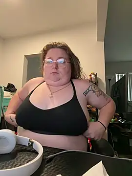 Snapshot of BBW2320 chatting on June 14, 11:18 pm BBW2320 online show from June 14, 11:18 pm