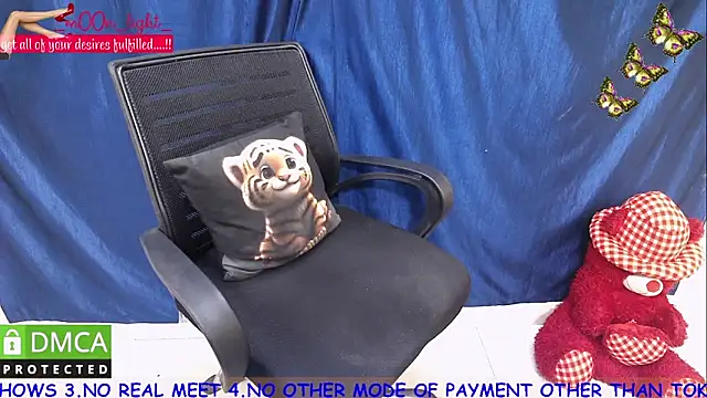  mOOn light  online show from January 28, 5:00 am