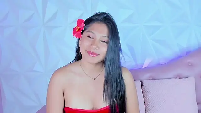 LinnaGardenia online show from December 6, 1:44 pm