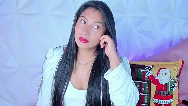 LinnaGardenia online show from December 18, 2:06 pm