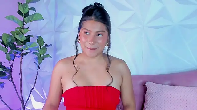 LinnaGardenia online show from February 2, 5:04 pm