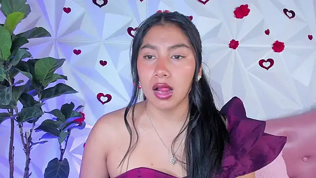 LinnaGardenia online show from March 15, 2:01 pm